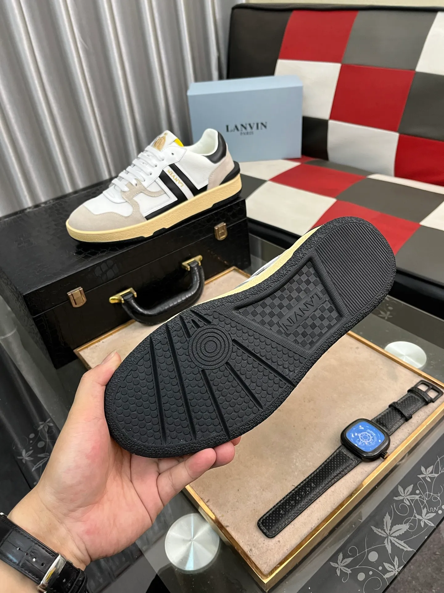 Men's men's shoes 💰540⌚️⌚️❗️Lanvin# Lanvin spring and summer series new colors latest lace up fashion casual forrest shoes running shoes ~ bumpr high quality couple series‼ ️ The latest trendy products of the season 🌈Many bloggers have started buying original models and custom-made them. The uppers are made of nubuck leather. They are very versatile, fashionable and casual, and are comfortable on the feet. Recommended for personal use! The original molded rubber backing with clear logo is wear-resistant. Standard code for couples: female code 35~40, male code 38-45